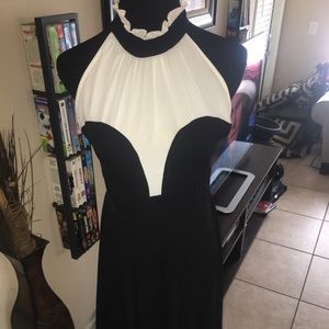 🌴🌺High Neckline Black and White sleeveless dress